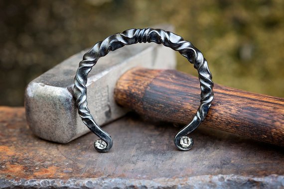 Live Art Saturday with Uruz Metals